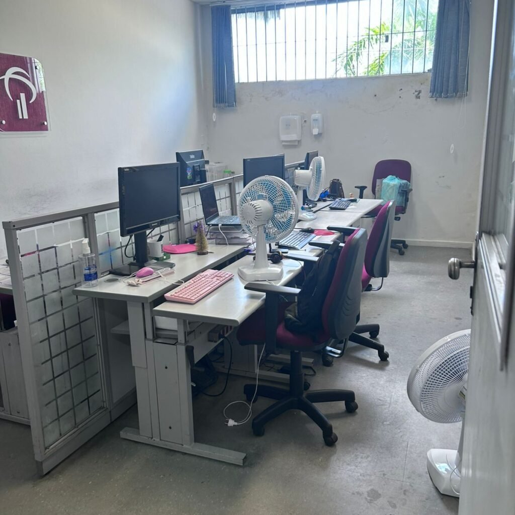 Leia mais sobre o artigo Funcionários do Bradesco sofrem com calor extremo em ambiente de trabalho