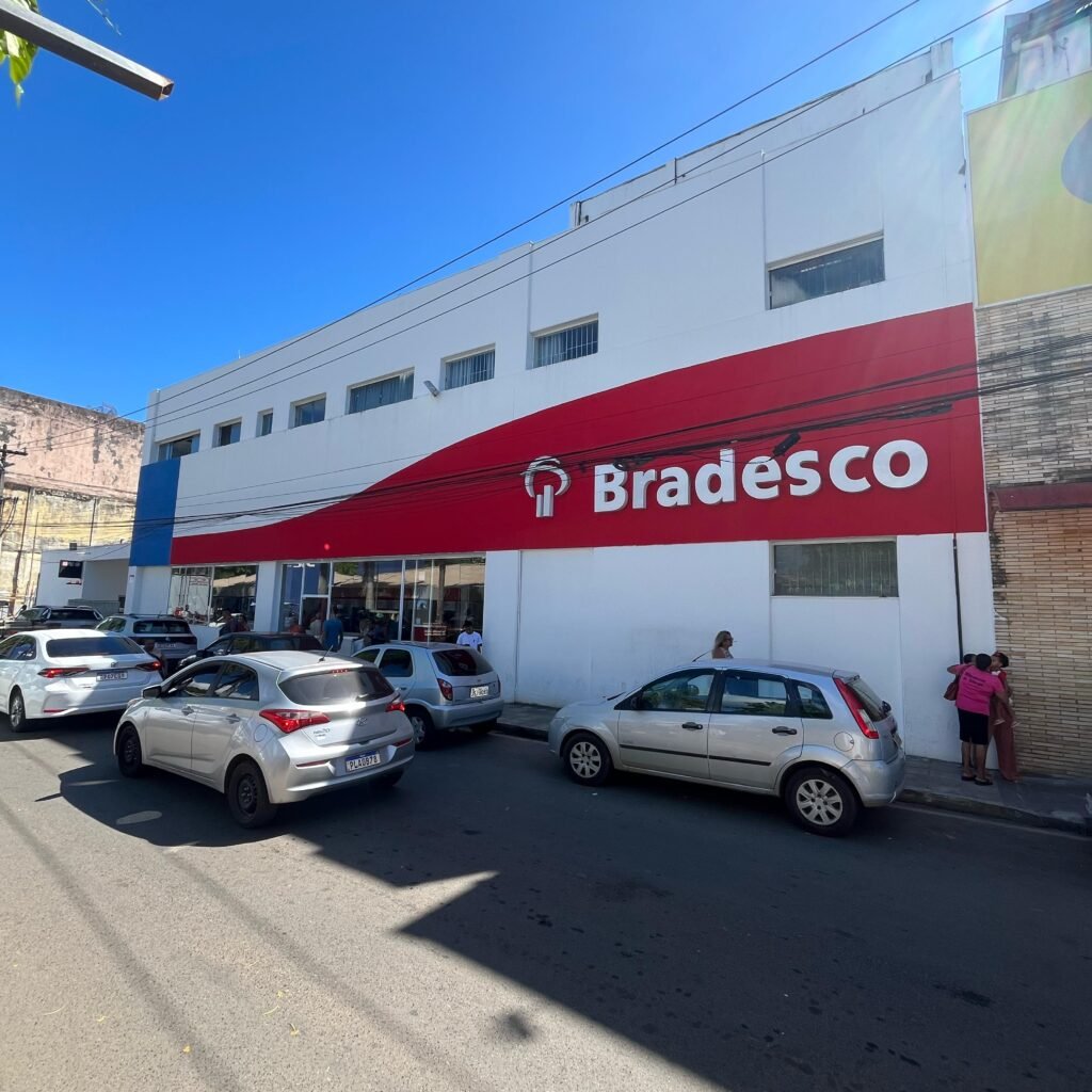 Leia mais sobre o artigo Gerente-geral do Bradesco Ilhéus descumpre diversos pontos da CCT e sindicato denuncia